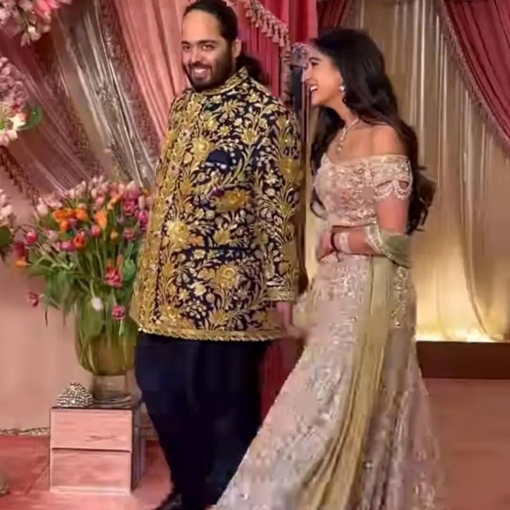 rich-couple-anant-ambani-and-radhika-merchant-photos